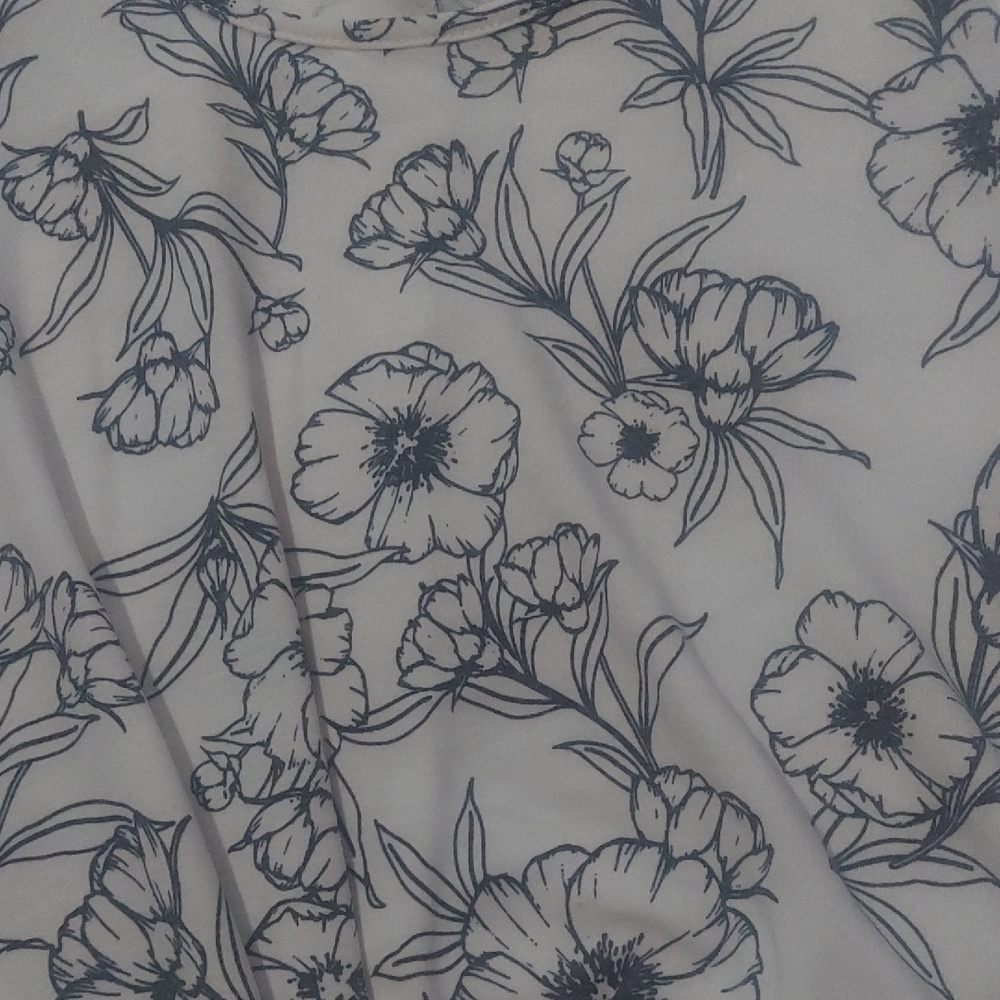 5/$10 Acting Pro White Floral Cold-Shoulder Blouse - Picture 9 of 15